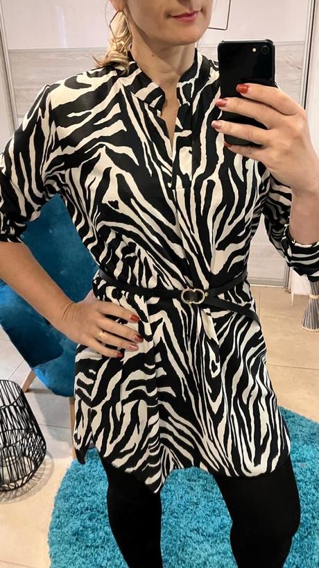 Dámska vzorovaná tunika s opaskom maslovo-čierna, l / m / s