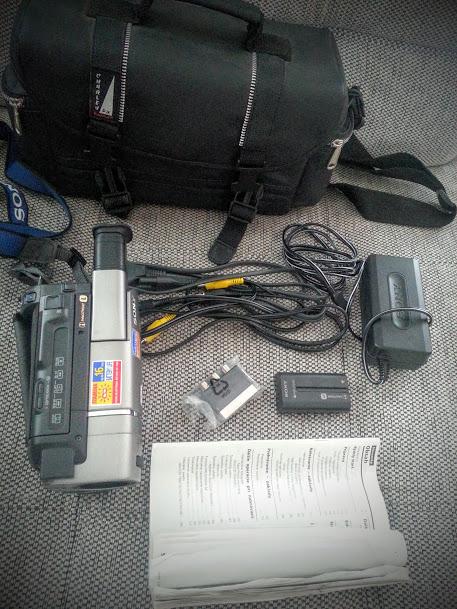 Video camera recorder ccd - tr417e, sony