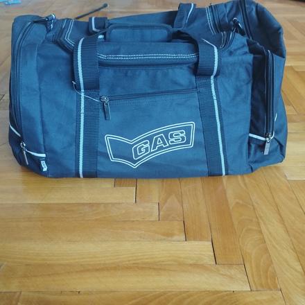Cestovná taška, gas