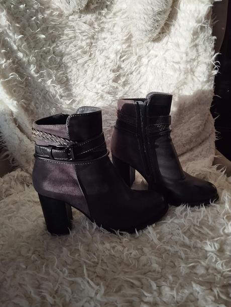 Dámske členkové čižmy na podpätku, 36