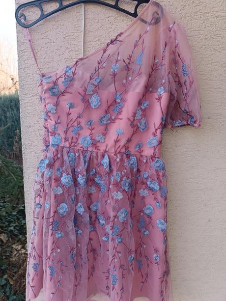 Spoločenské šaty, 38