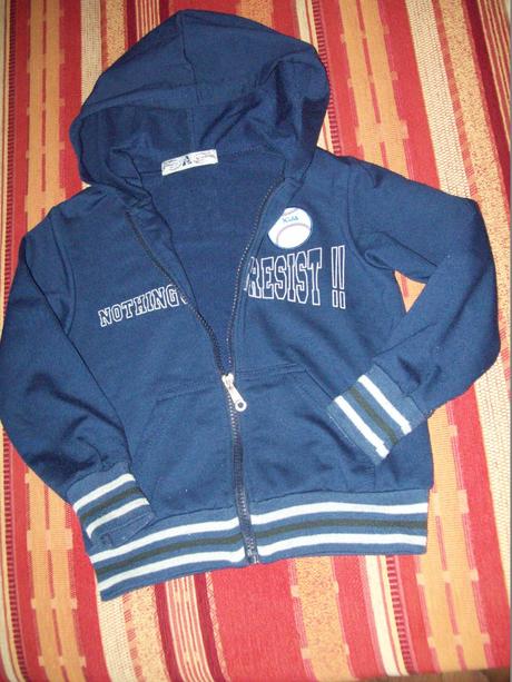 Tenšia mikinka, 104