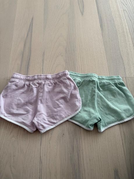 2x kraťasy reserved 134, reserved,134