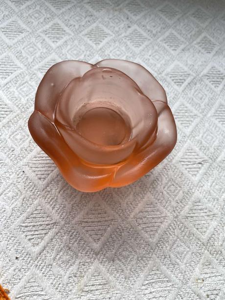 Svietnik z ľadového skla, 