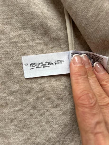 Nenoseny kabatik s visačkou pc 30 eur, zara,s