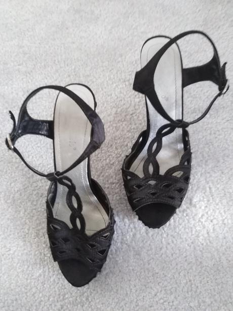 Sandalky na ozdobnej platforme, 39