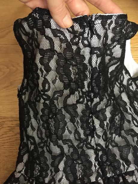 Krásne čipkované šaty, 122