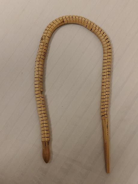 Zberateľ vintage drevený had pyrografia rezbárstvo,