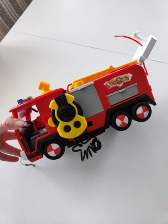 Požiarnik sam auto, 