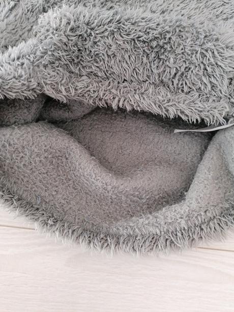 Chlpatá mikinka, 92