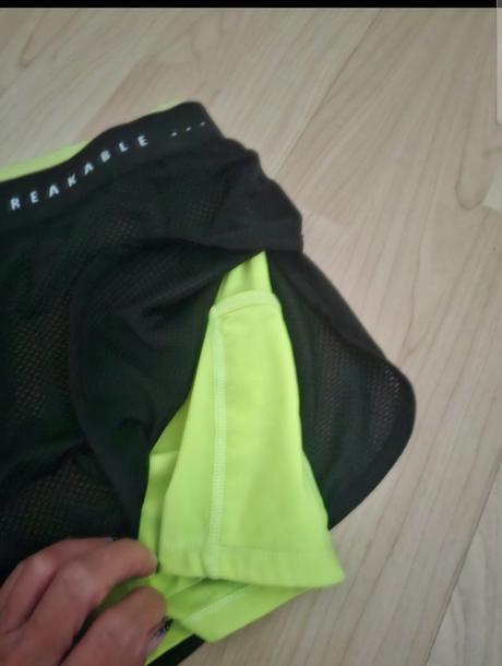 Športové kratasky, s