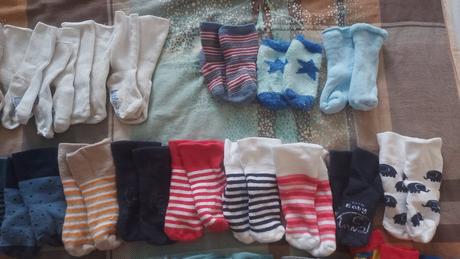 51 párov ponožiek veľ. 15-18, 18