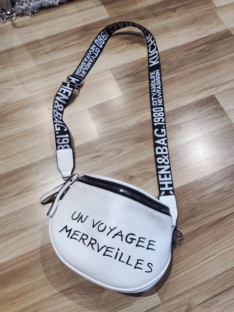 Crossbody biela kabelka, 