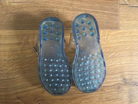 Priesvitné gumené sandále, 29