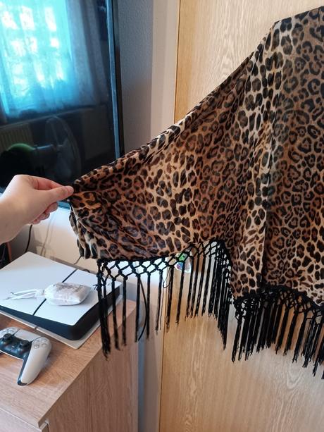 Leopardia blúzka so strapcami,