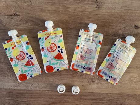 Podbradníky, fľaša, misky, príbor, 