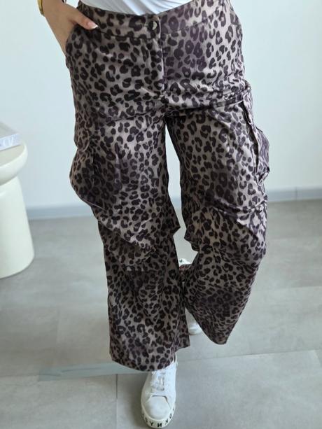 Extravagantné leo nohavice s/m, s