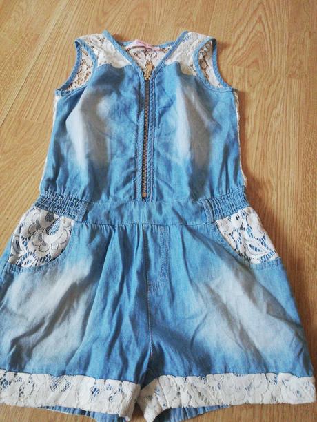 Overal s čipkou, 110