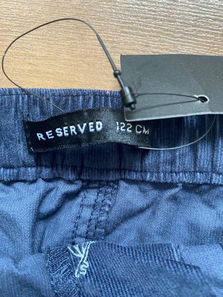 Mencestrova minisukna, reserved,122