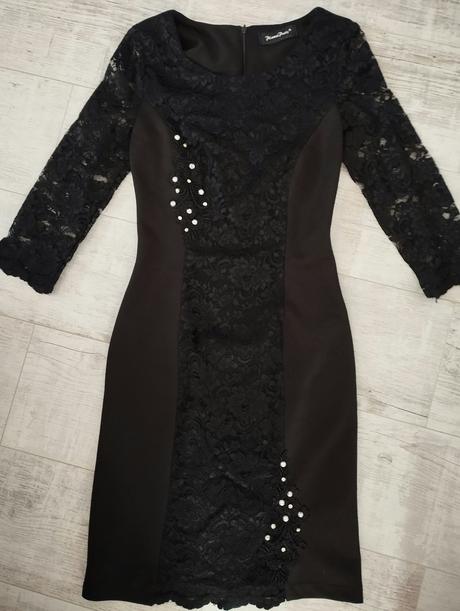 Šaty s čipkou, s