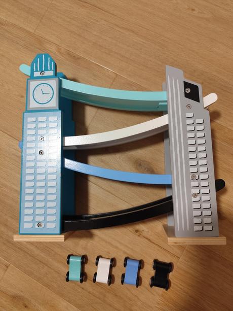 Drevená autodráha,