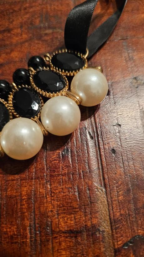 Perlovy čierny náhrdelník,