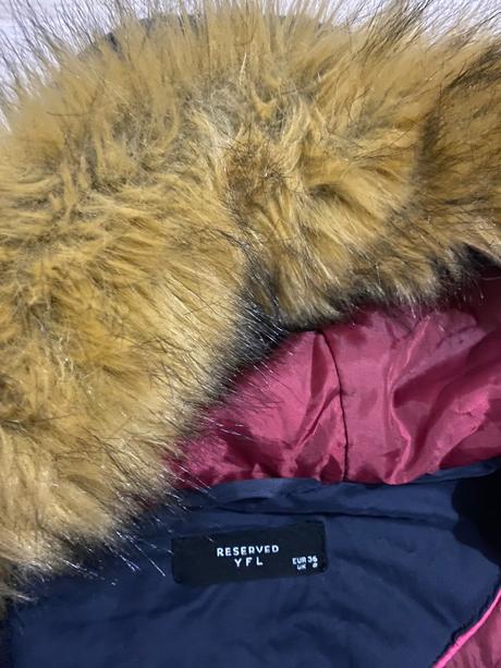 Tmavomodrá tenšia vetrovka, reserved,s