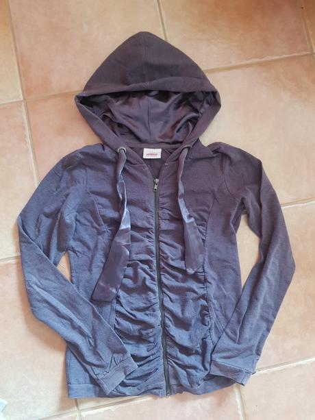 Elegantná dámska mikina pre dámy alebo slečny, s