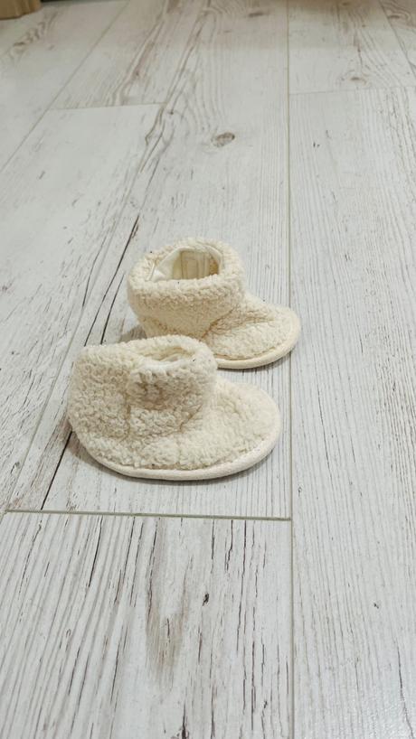 Biele capacky 18, 18