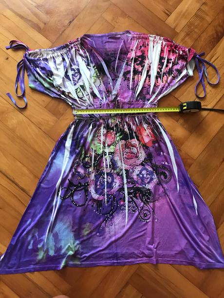 Krásne fialové šaty s kamienkami, m