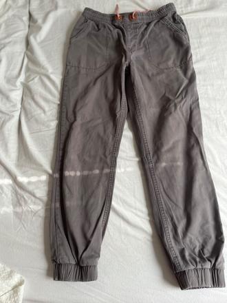 Podšité nohavice, 164