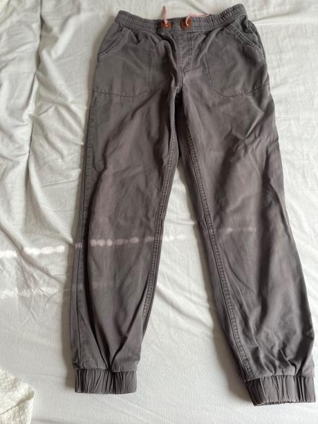 Podšité nohavice, 164