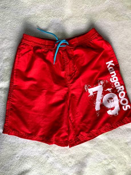 Červené plavky, 140