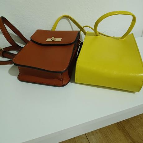 2x malé crossbody kabelky, stradivarius