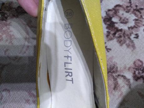 Žlte trblietave lodičky 36, 36