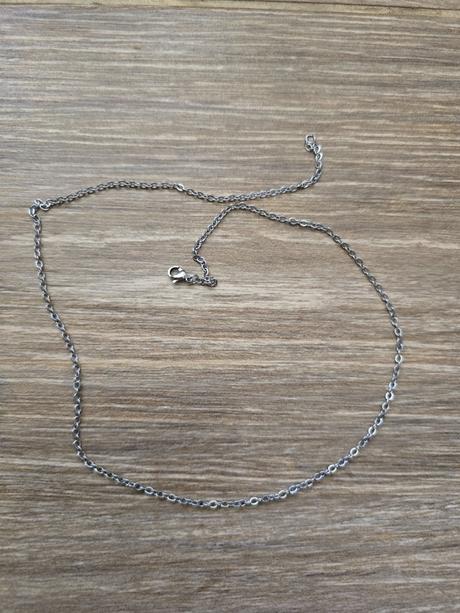 Retiazka z chirurgickej ocele, 