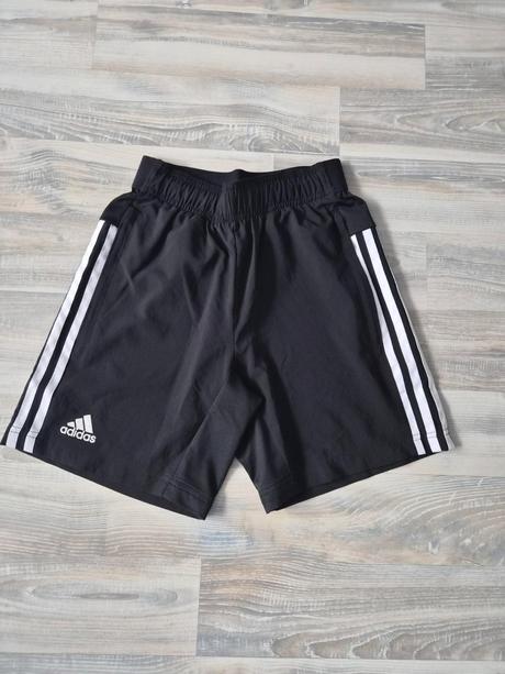 Nové adidas športové šortky, adidas,152
