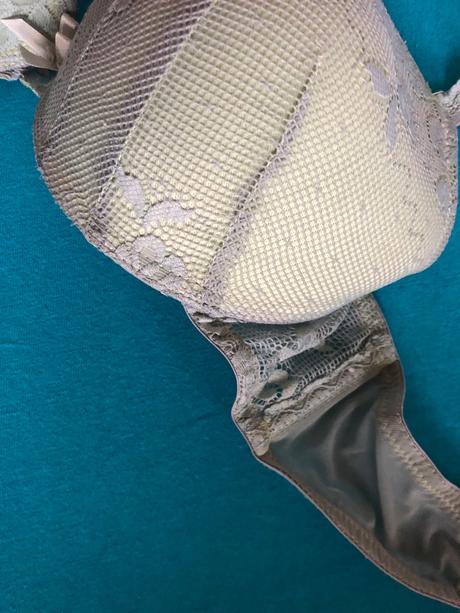 Dámska podprsenka, 85c