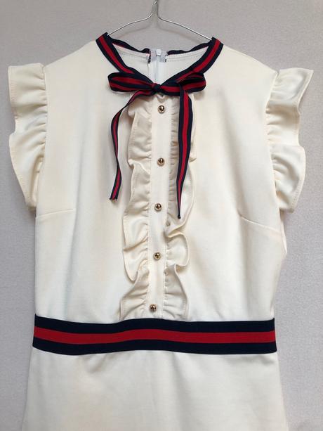 Vypasované šaty, s