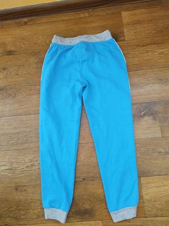 Chlapčenské tepláky, 122