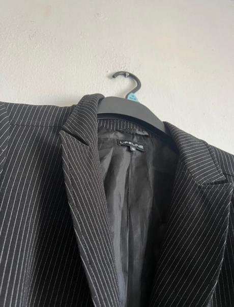 Cierne elegantne sako pruzkovane pruhy velk 36, s