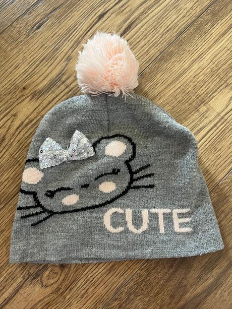 Dievčenská čiapka, 104