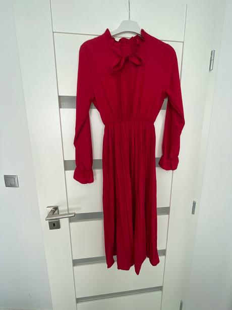 Červené šaty xs, 34