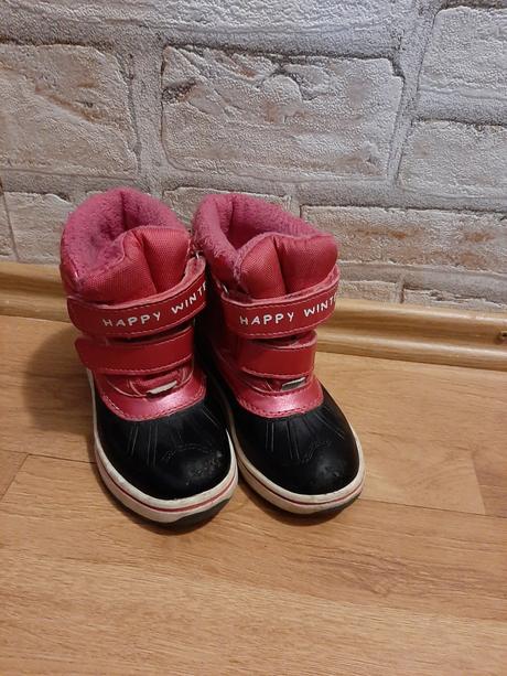 Dievčenské snehule, 25