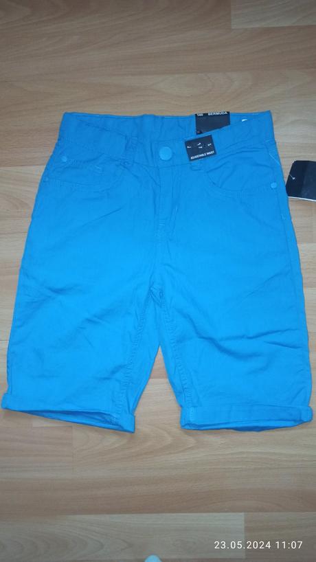 Tyrkysové šortky, chapter young,140