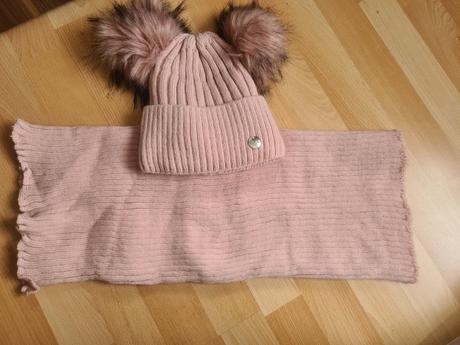 Zimná čiapka a šál, 