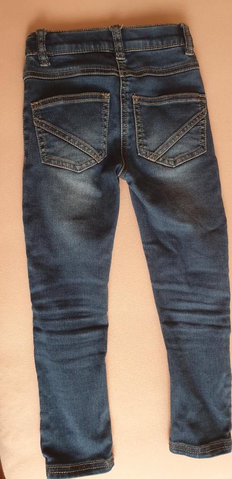 Džegínsy next, next,104