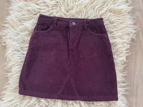 Menčestrová sukňa, 152