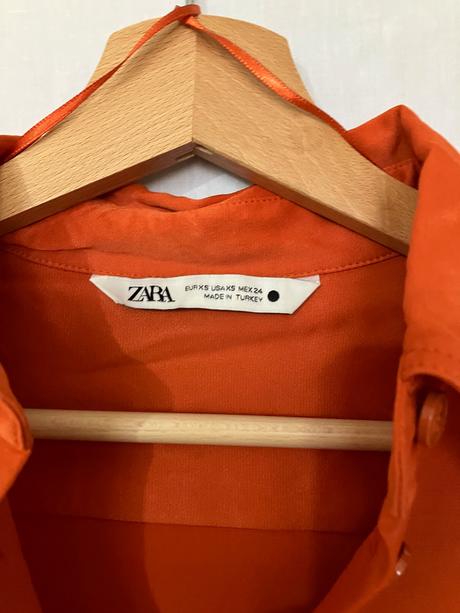 Y2k oranžová lesklá blúzka zara  romcom / carr, zara,xs