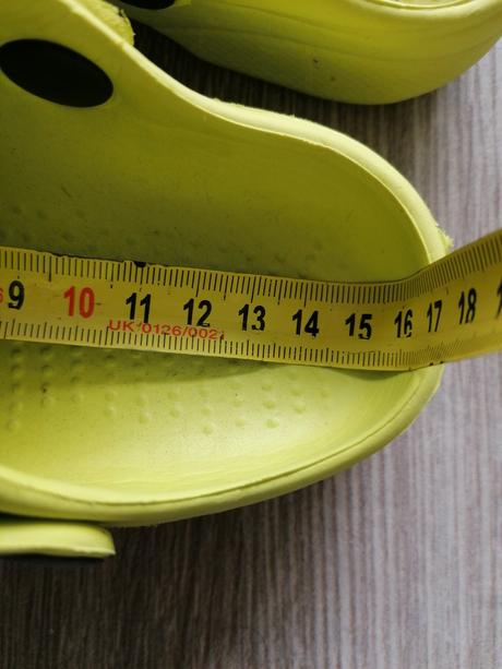 Zeleno žlté "kroksy", 25